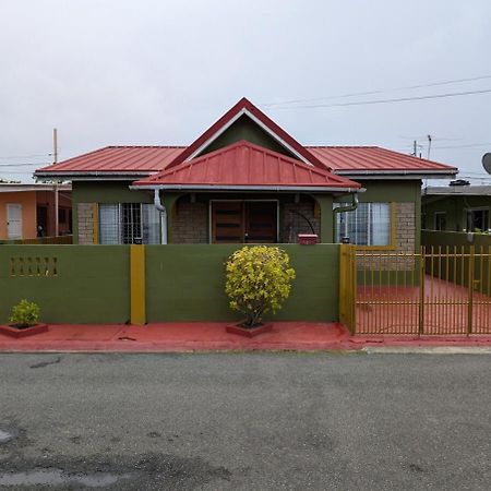 4 Bedroom House, Bon Accord Teak House Bon Accord Village Exterior photo